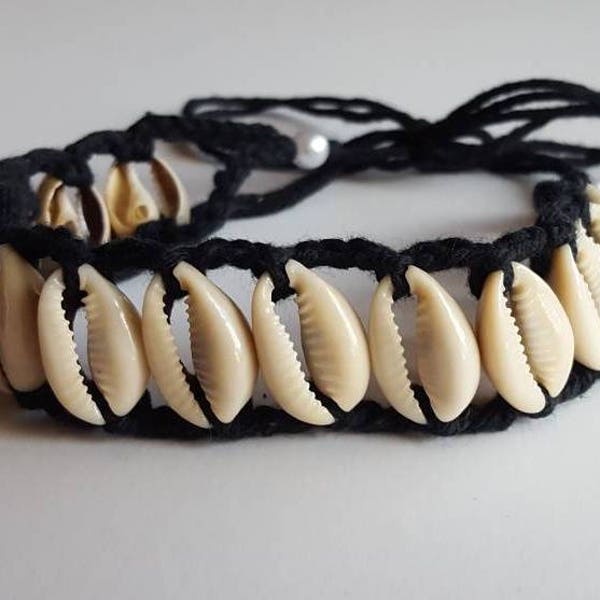 Cowrie Shell Choker, Black