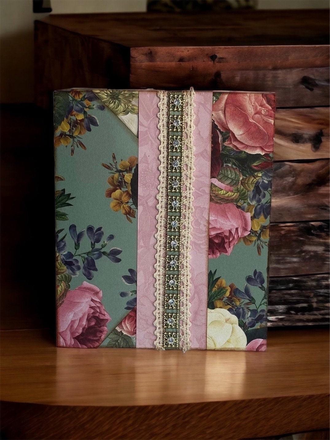 Green Shabby Chic Junk Journal Folio | Handmade Vintage Folio with Pockets & Tags | Butterfly Lace Ephemera Holder | Shabby Art Journal