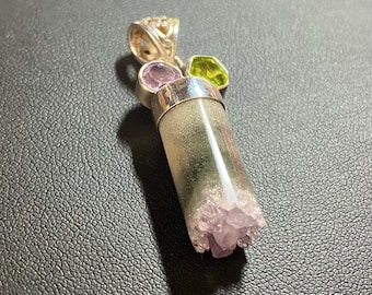 Rock crystal pendant with amethyst and peridot