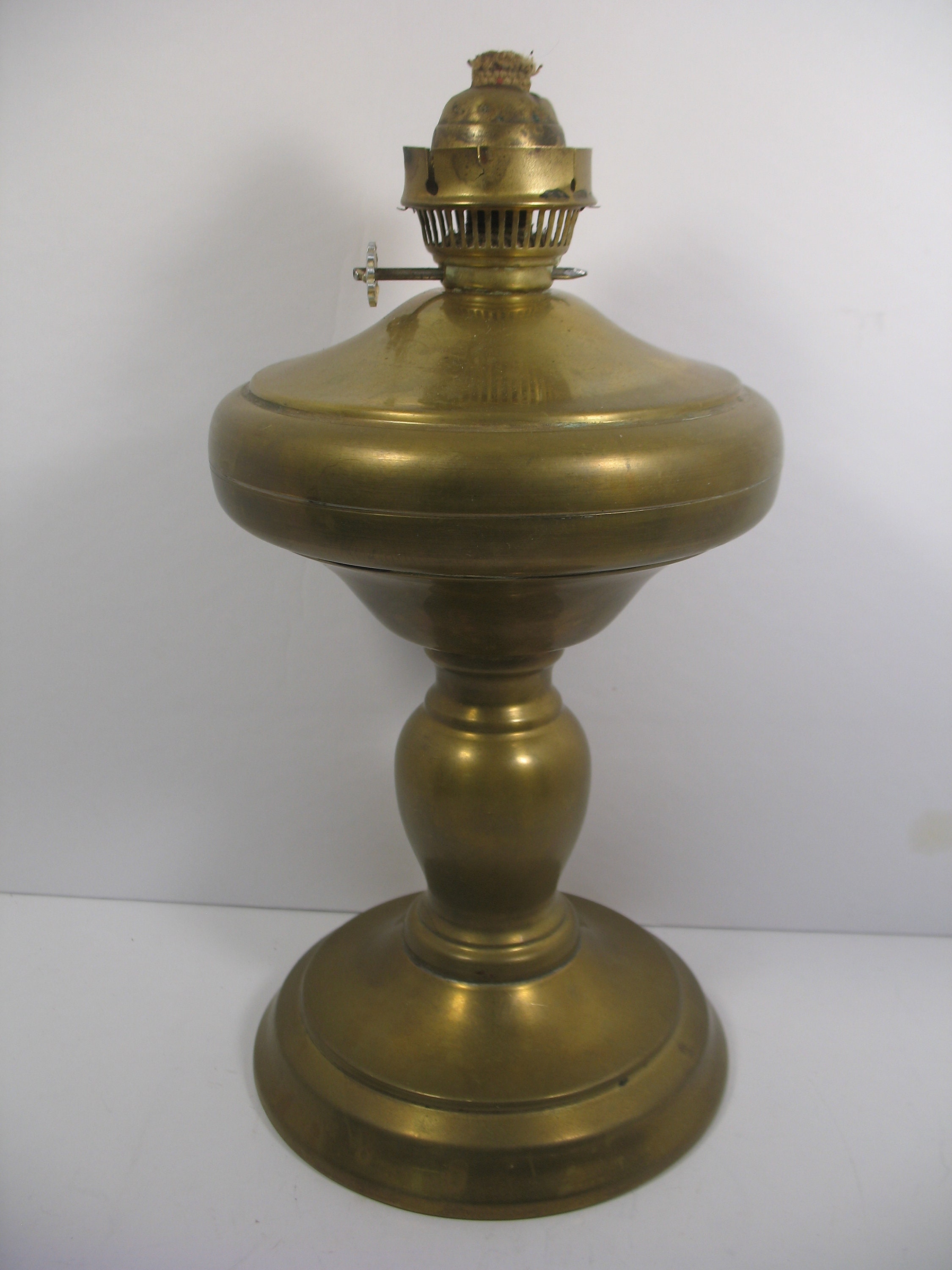 Ancienne lampe a huile en cuivre.Luminaire éclairage champetre Etsy Canada Ancienne lampe a huile en cuivre.Luminaire éclairage champetre Etsy Canada