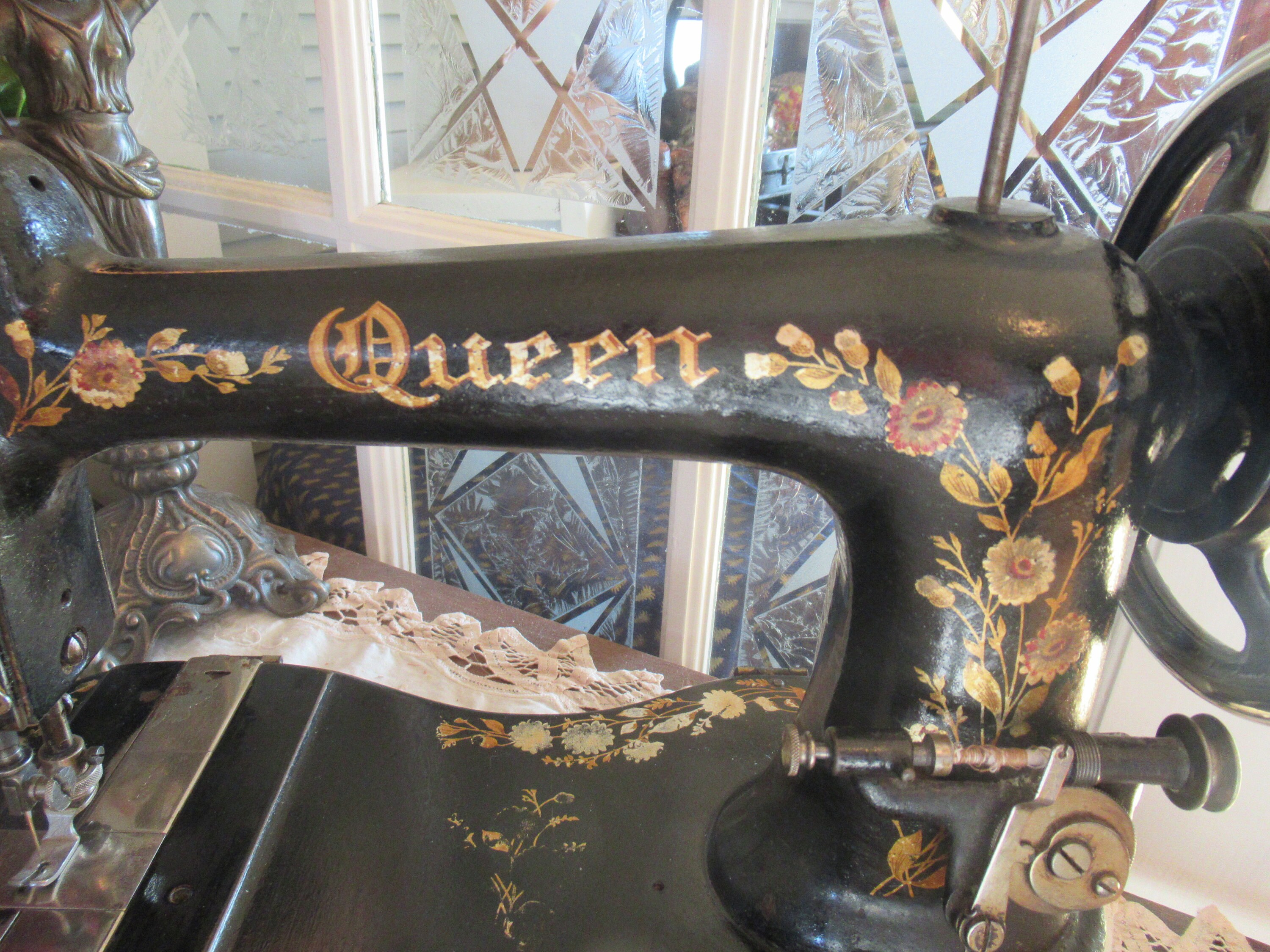 Queen Sewing Machine American Domestic Fiddle Base Etsy