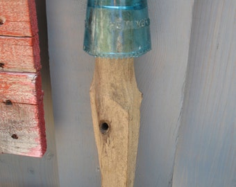 Insulator Hemingray 9 Aqua with wooden support end 1930 Deco lamp.