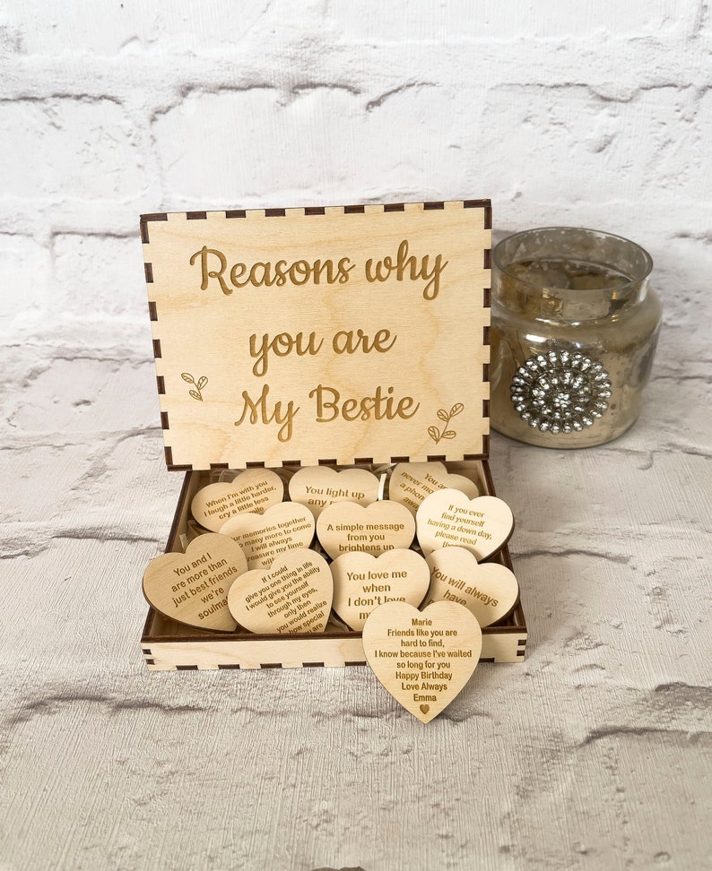 Personalised Wooden Best Friend Gift with Reasons Why You Are My Bestie, Engraved Custom Bestie Keepsake, Gift for Bestie, Friendship Gift 