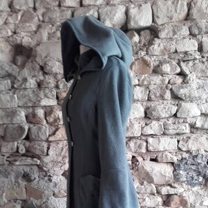 Manteau veste de fée Elfique Elmine manches mitaines et grande Capuche amovible en polaire gris Sanlivine image 3