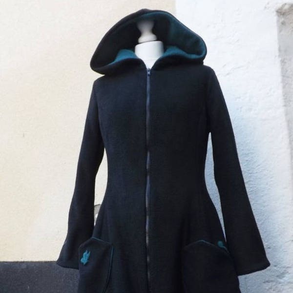 Manteau  doublé de fée Elfique " Elfrith Iris " Noir et pétrole  Capuche ample polaire Sanlivine