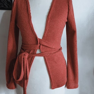 Sanlivine terra cota/brick wrap cardigan Tempérance cardigan in knitted knit image 2