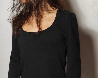 Pull femme noir en maille lainage manches pagode évasé