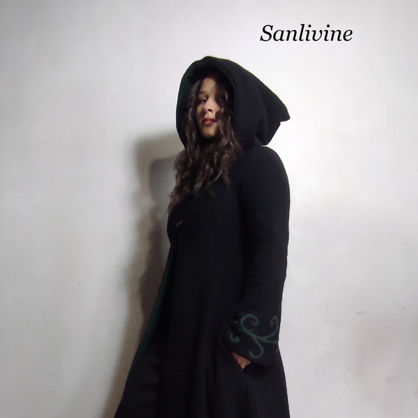 Manteau long noir en laine vierge  grande capuche lutin elfique Sanlivine