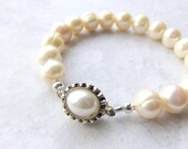 White Pearl Bracelet, Freshwater Pearls and Silver Wedding Bracelet, Pearl Box Clasp, Modern Pearl Bracelet, Pearl Bridal Bracelet