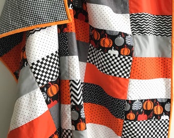 Retro Halloween or Thanksgiving Lap Quilt - Perfect Halloween decor or gift for a Halloween lover!  Handmade, 100% cotton.