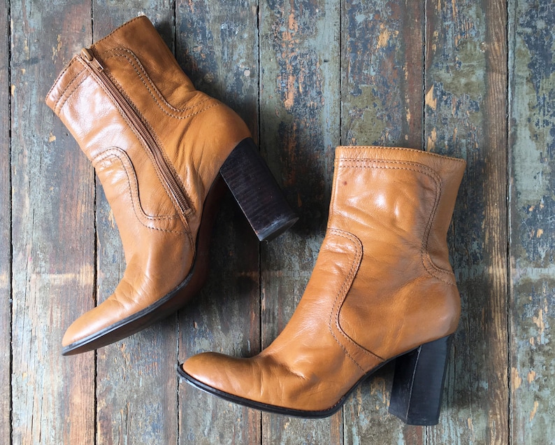 Vintage 90s Nine West Tan Brown Leather Side Zip Short Ankle High Heeled Boots 9.5