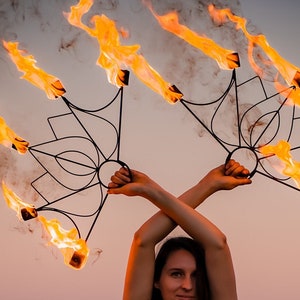 Fire Fans &quot;Flame&quot;