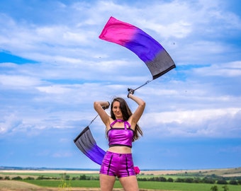 Poi de bandera: poi de seda en negro, morado y rosa