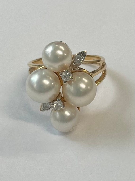 14K yellow gold ring with four pearls and diamonds - image 1