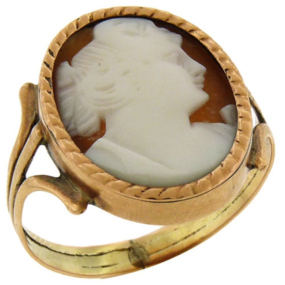 Rose gold cameo ring circa 1900 - image 1
