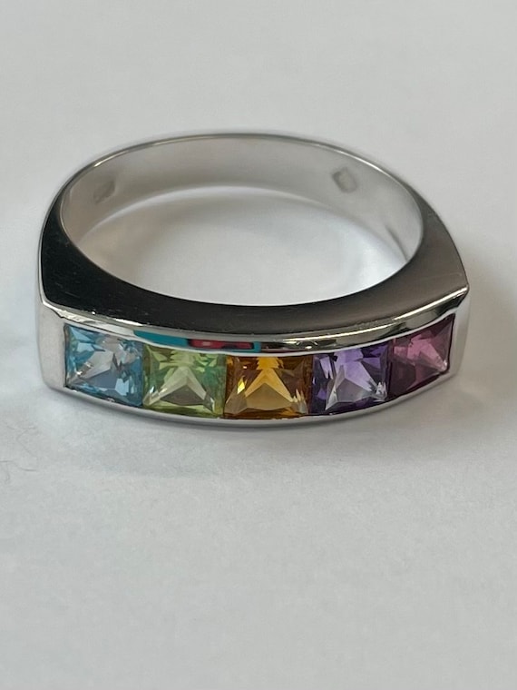 18K white gold rainbow stones ring