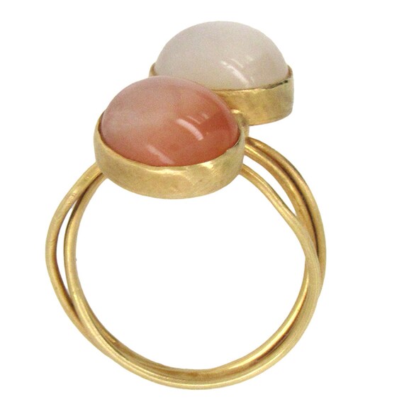 18K yellow gold twin moonstone ring - image 4