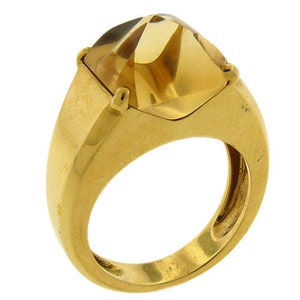 18K yellow gold ring with sugarloaf cabochon citrine