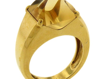 18K yellow gold ring with sugarloaf cabochon citrine