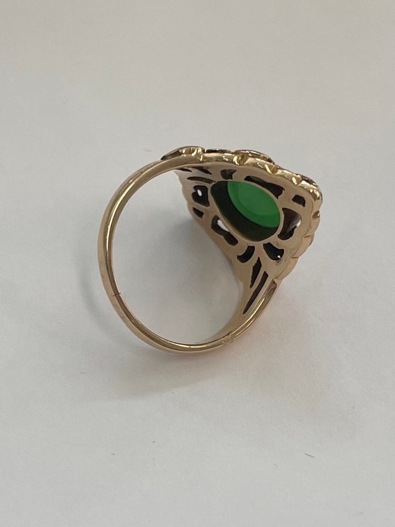 14K gold oval jade ring with floral leaf design - image 3