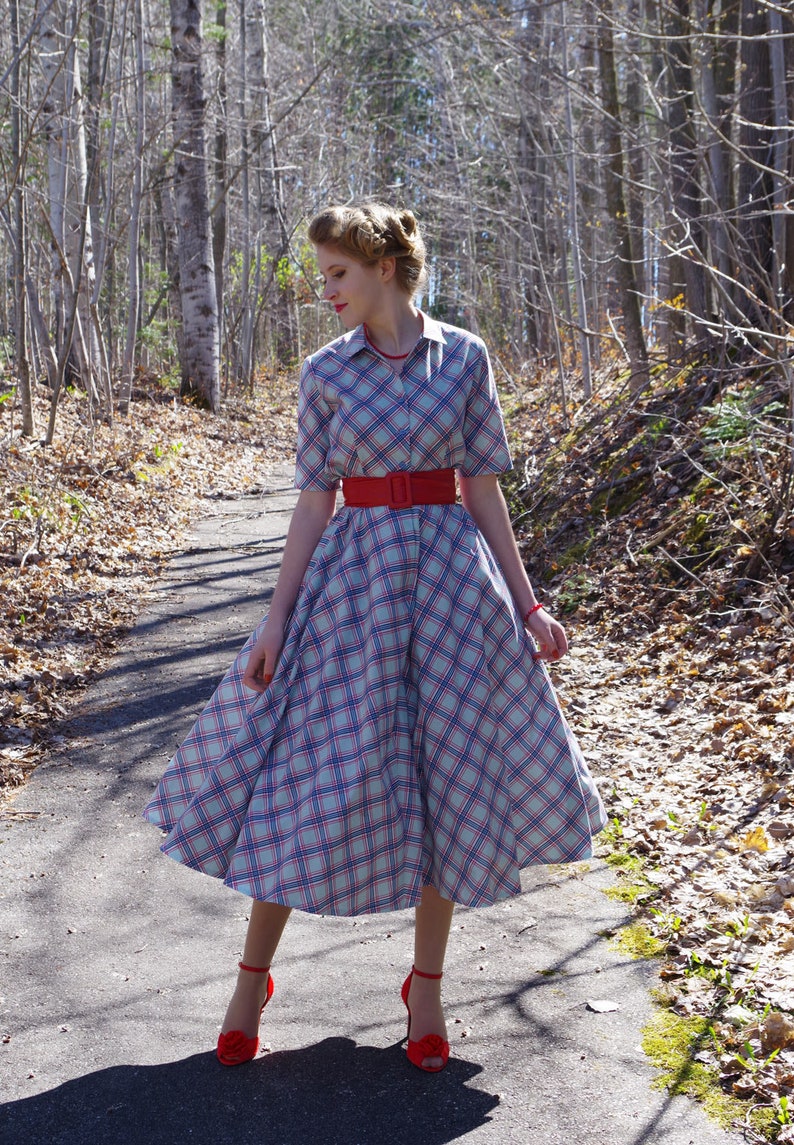 Vintage Shirtwaist Dress History     Vera Retro Swing 1950s Dress  AT vintagedancer.com
