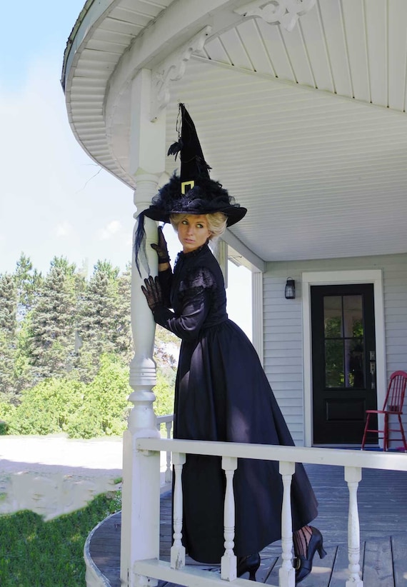 Adult Gothic Witch Plus Size Costume - Spirithalloween.com