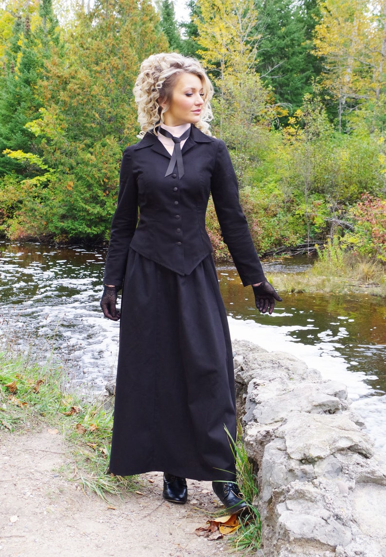 Edwardian Ladies Clothing – 1900, 1910s, Titanic Era Vivia Vintage Style Twill Suit $189.95 AT vintagedancer.com