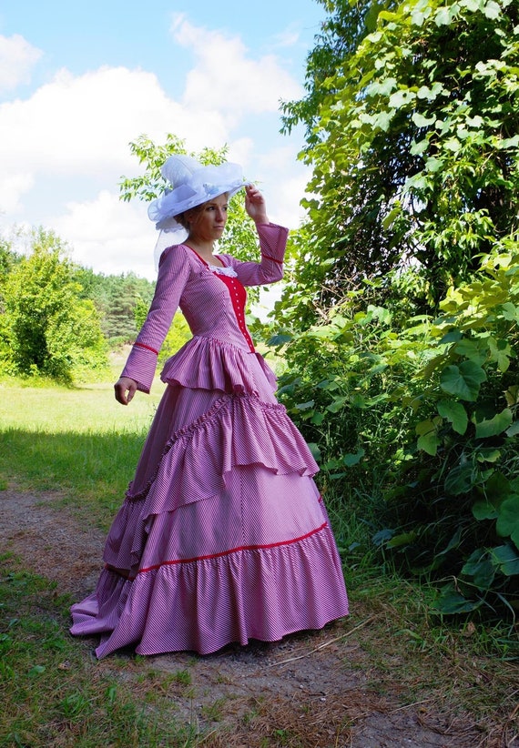 Robe victorienne a rayures rouges Nellie Lovett Etsy Canada