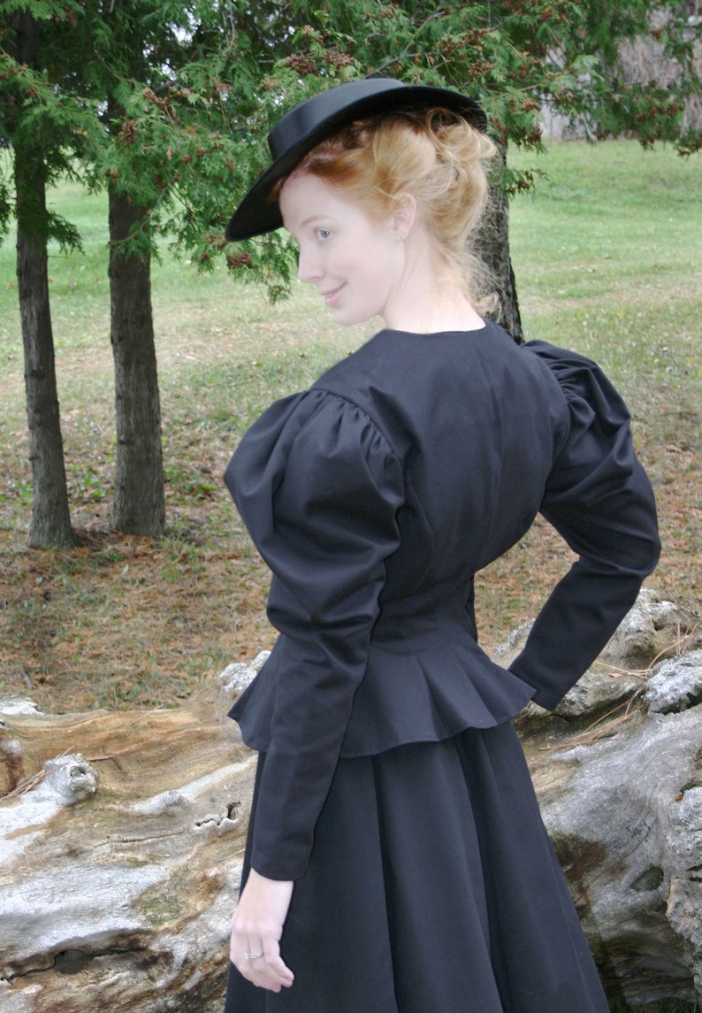 Edwardian Ladies Clothing – 1900, 1910s, Titanic Era     Old West Victorian Styled Twill Suit  AT vintagedancer.com