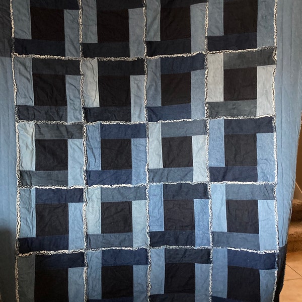 Denim cubby Holes Quilt-Unconventional rag quilt.