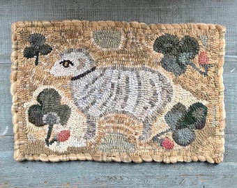 Rug Hooking Pattern, Primitive Hooked Rug pattern, Hand hooked rug patterns by Terri Leamer of Winter Cottage Studio