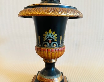 4. Vaso e coperchio floreali Tole - Nero con accenti dorati e dettagli a palmetta - Per un regalo di festa