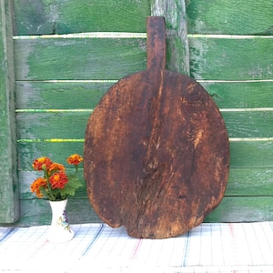 Frühes Antikes Seltenes Großes Brotteigbrett aus Holz mit Griff.