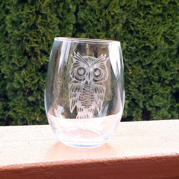 Etched owl wine glass, owl gifts, gift for bird lover, stemless barware, wine gifts, owl lovers, unique wine gifts, for wine lover