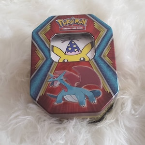 Megalata de cartas misteriosas de Pokémon con pines / Regalos de fiesta / Bolsas de regalos / Rellenos de calcetines /