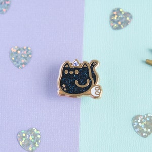 LIMITED EDITION - Mini Hard Enamel Pin Cute Cat Witch with glitter for Halloween perfect as board filler pin