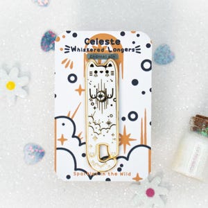 Pins Celeste Chat Carte de Tarot en émail dur pour décorer un blouson ou totebag - Whiskered Longers Collection