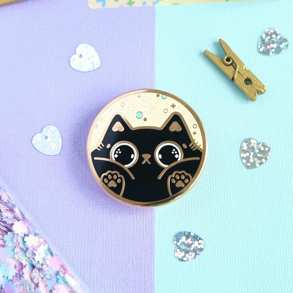 Pin broche émail dur rond avec chat noir et paillettes parfait pour décorer un blouson ou un totebag