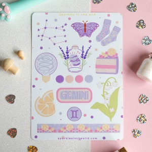 Feuille de stickers pour les Gémeaux passionnés d'astrologie - Ajoutez une touche personnelle à vos objets préférés avec ces stickers Gémeau