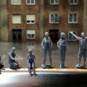 1:64 Scale Miniature People - Resin / unpainted - great for Dioramas / - - Made in the USA GROUP 102- Miniature Figures