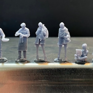 1:64 Miniature Human Figures - Resin / unpainted - great for Dioramas / - - Made in the USA GROUP 128 - Miniature Figures