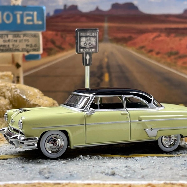 1-64 Scale / S-Scale Lincoln Capri with White Wall Tires - Great For Dioramas & Diecast Photography (MiniGT)