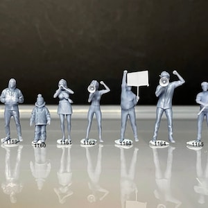 1:64 Miniature Human Figures - Resin / unpainted - great for Dioramas / - - Made in the USA GROUP 243 - Miniature Figures