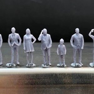 1:64 Miniature Human Figures - Resin / unpainted - great for Dioramas / - - Made in the USA GROUP 160 - Miniature Figures