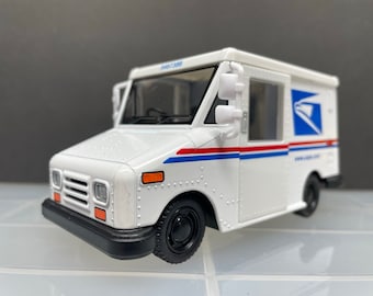 1:36 Under 5" USPS LLV Mail Delivery Truck - Great For Dioramas & Diecast Photography - Very Detailed