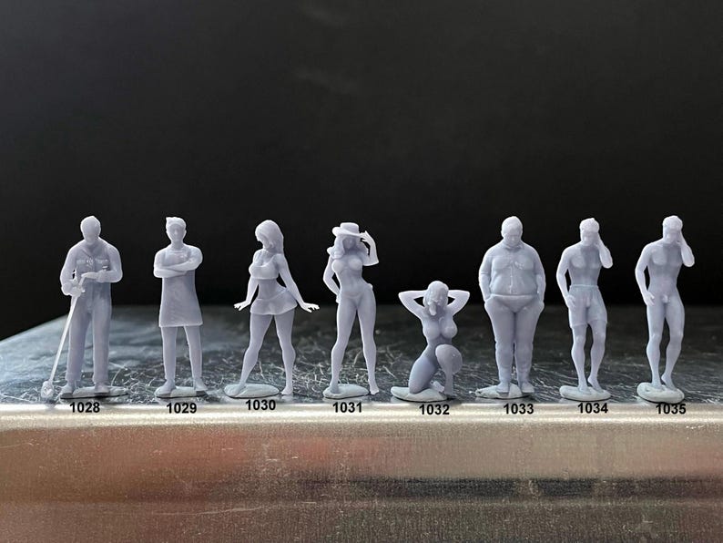 Double G 1:64 Miniature Human Figures - Unpainted - Great for Dioramas ...