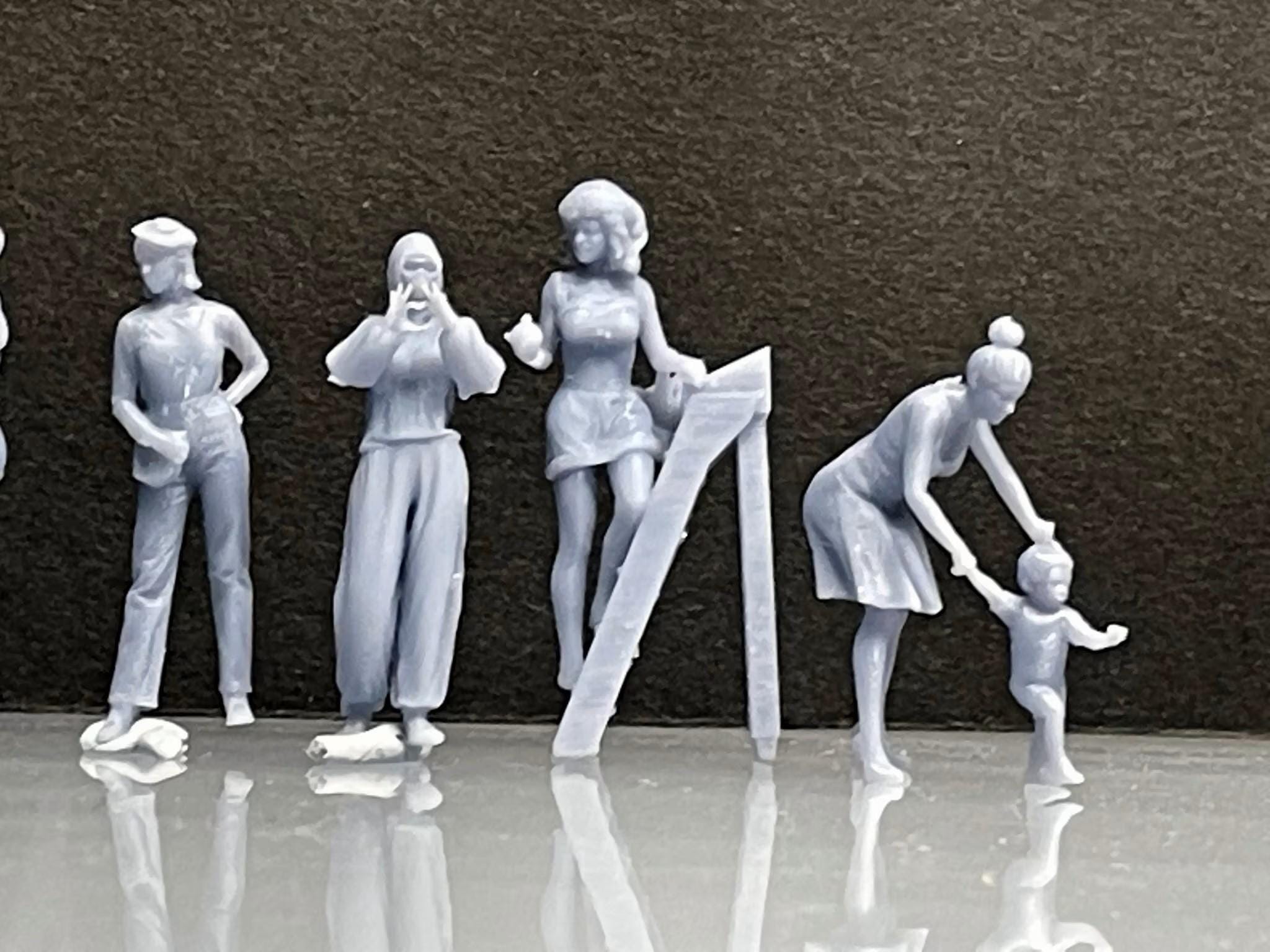 Double G 1:64 Miniature Human Figures - Unpainted - Great for Dioramas ...