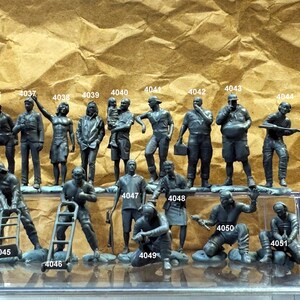 1:64 miniatuur menselijke figuren – hars/ongeverfd – ideaal voor diorama’s – Made in the USA LOT 603 – miniatuur 1,10