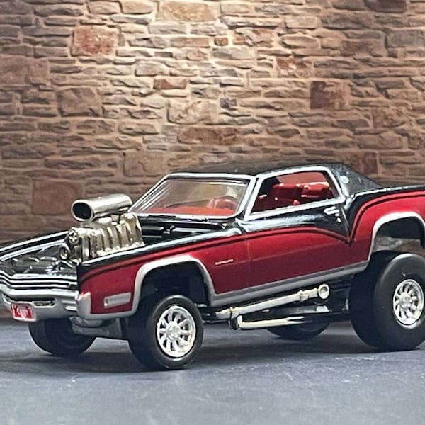 1-64 Scale / S-Scale 1967 Cadillac Eldorado - Red Velvet Metallic with Tuxedo Black Paint - Great For Dioramas & Diecast Photography (JL)