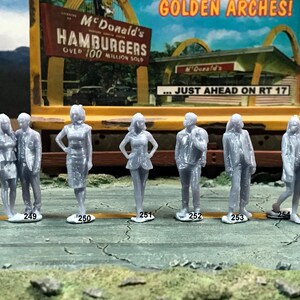 1:64 Scale Miniature People - Resin / unpainted - great for Dioramas / - - Made in the USA GROUP 79- Miniature Figures